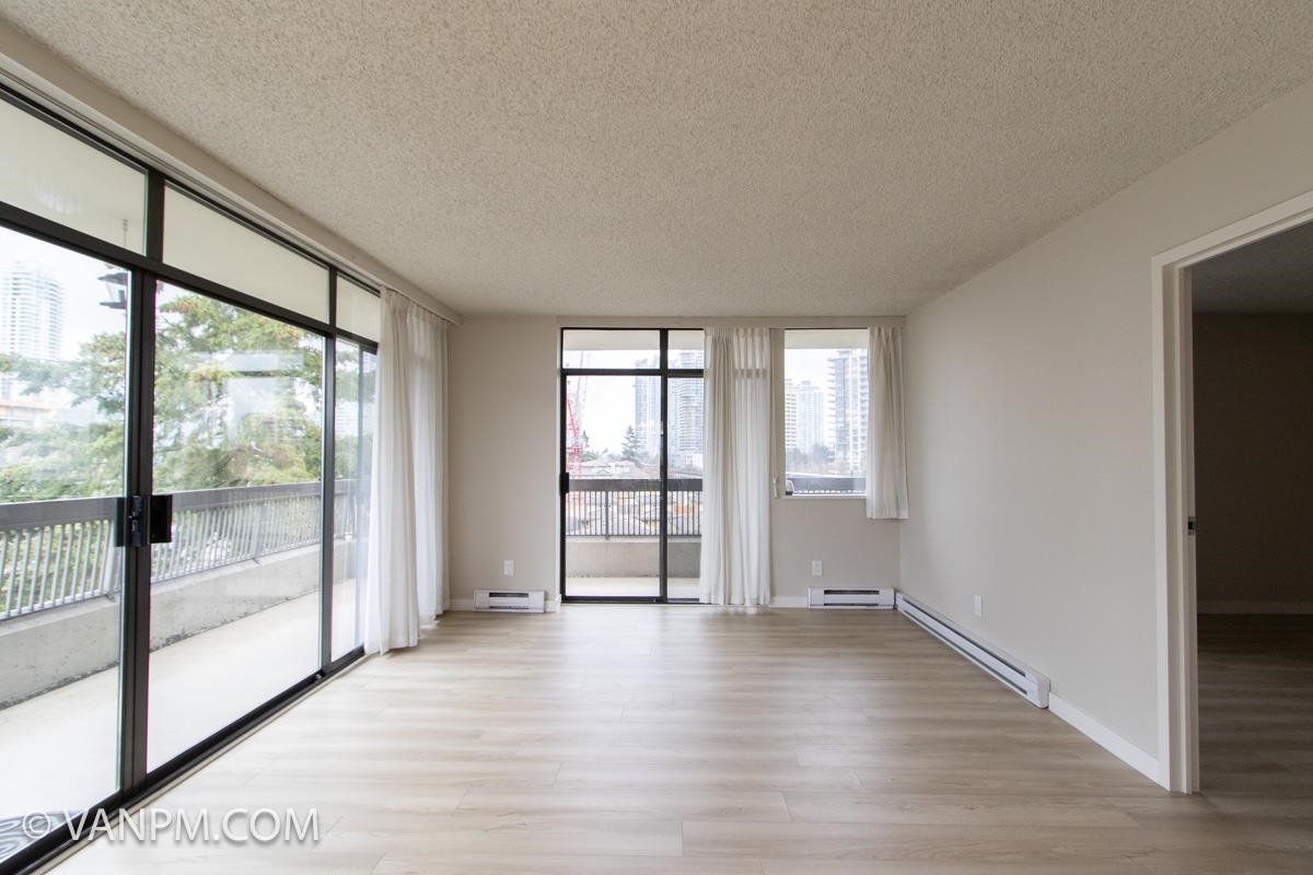 Property Photo:  5932 Patterson Avenue 702  BC V5H 4B4 