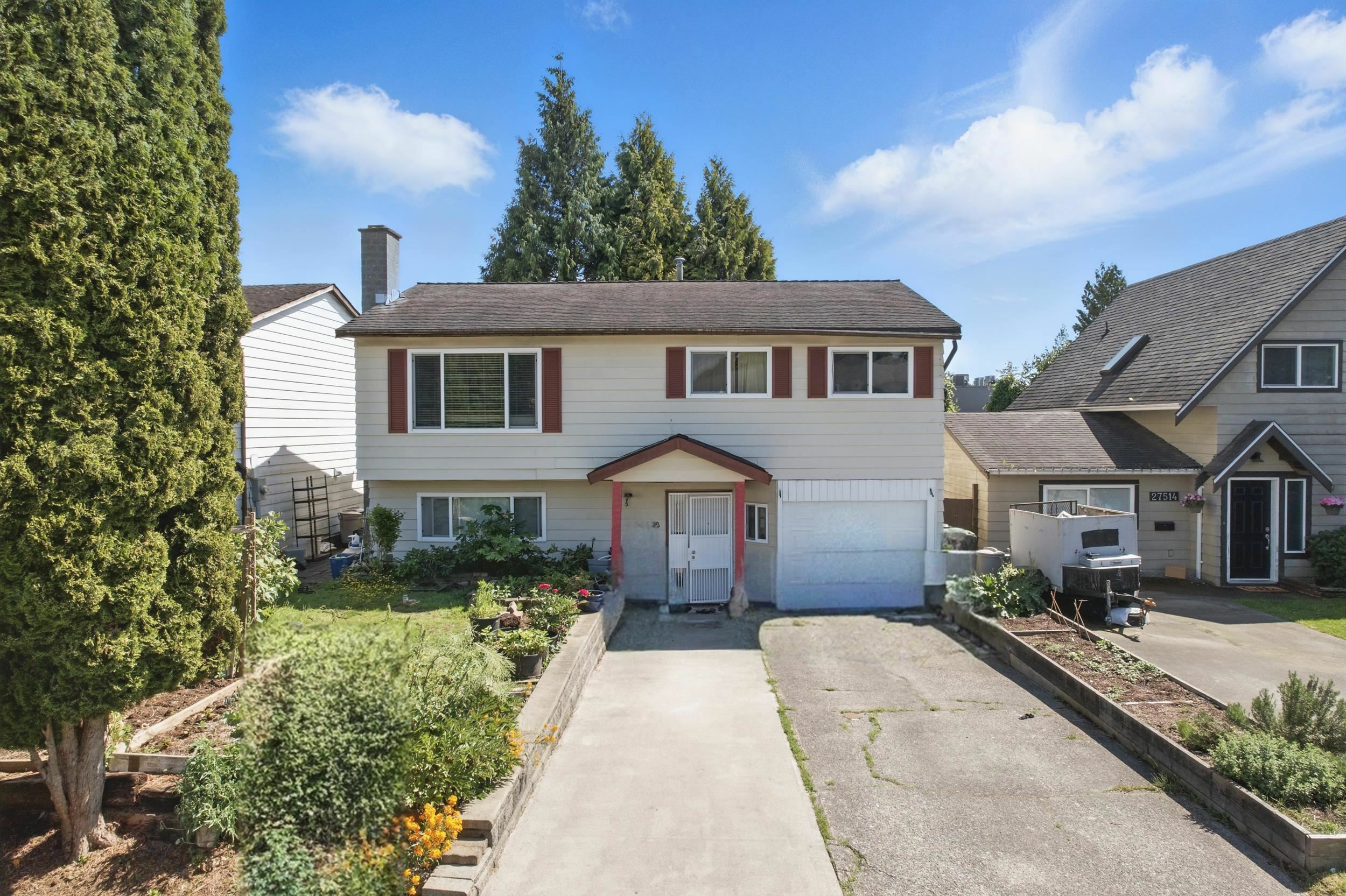 Property Photo: 27522 31A Avenue BC V4W 3L2