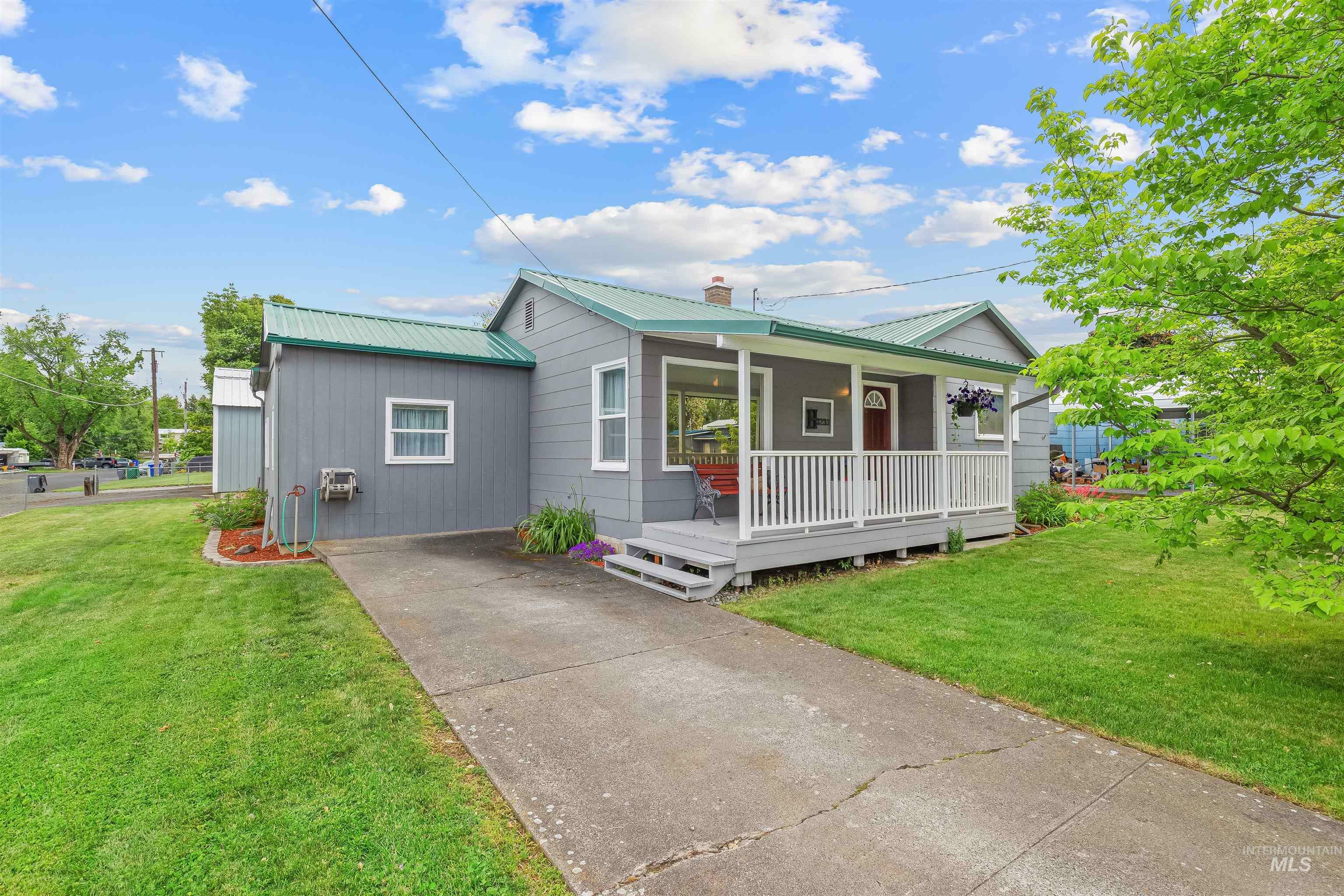 Property Photo: 3233 8th Street ID 83501