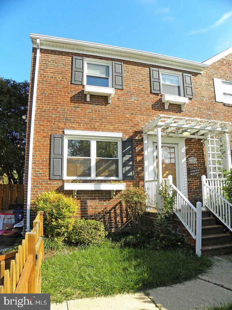 Property Photo:  1315 Commonwealth Avenue  VA 22301 