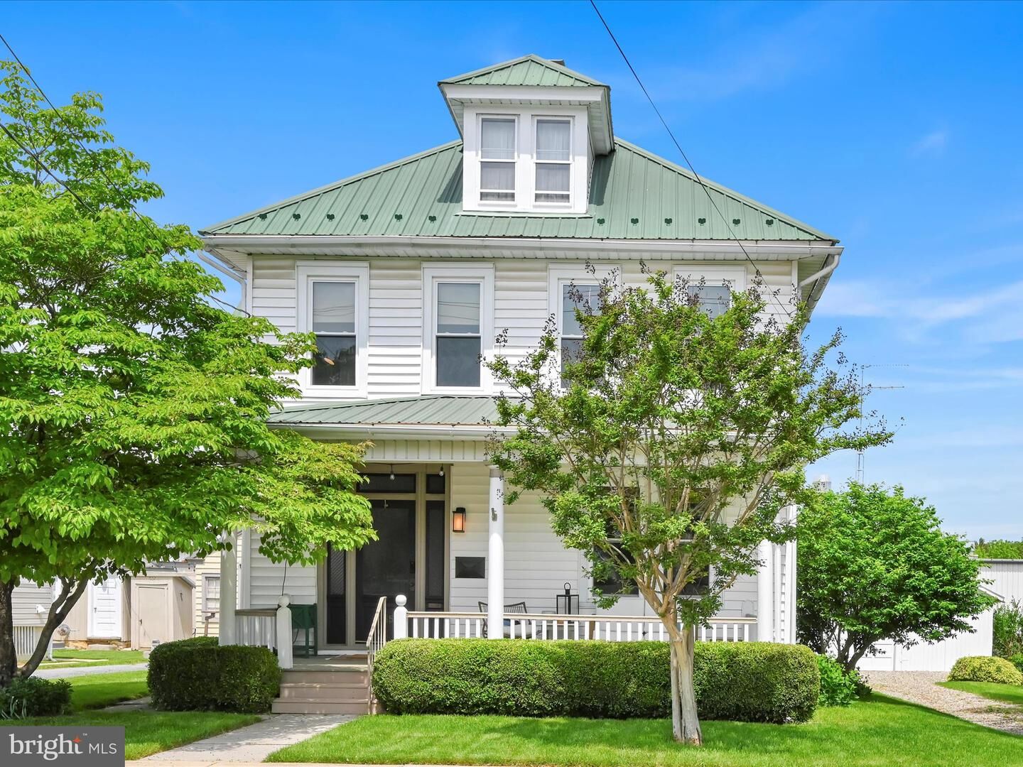 Property Photo: 365 E Jackson Street PA 17557