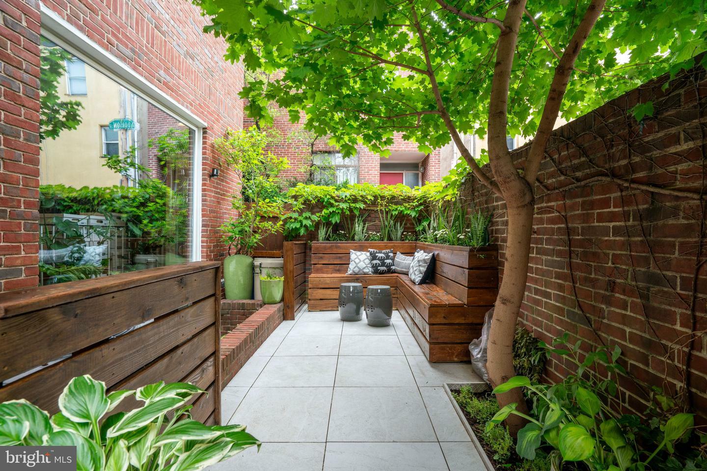 Property Photo: 403 S Alder Street PA 19147