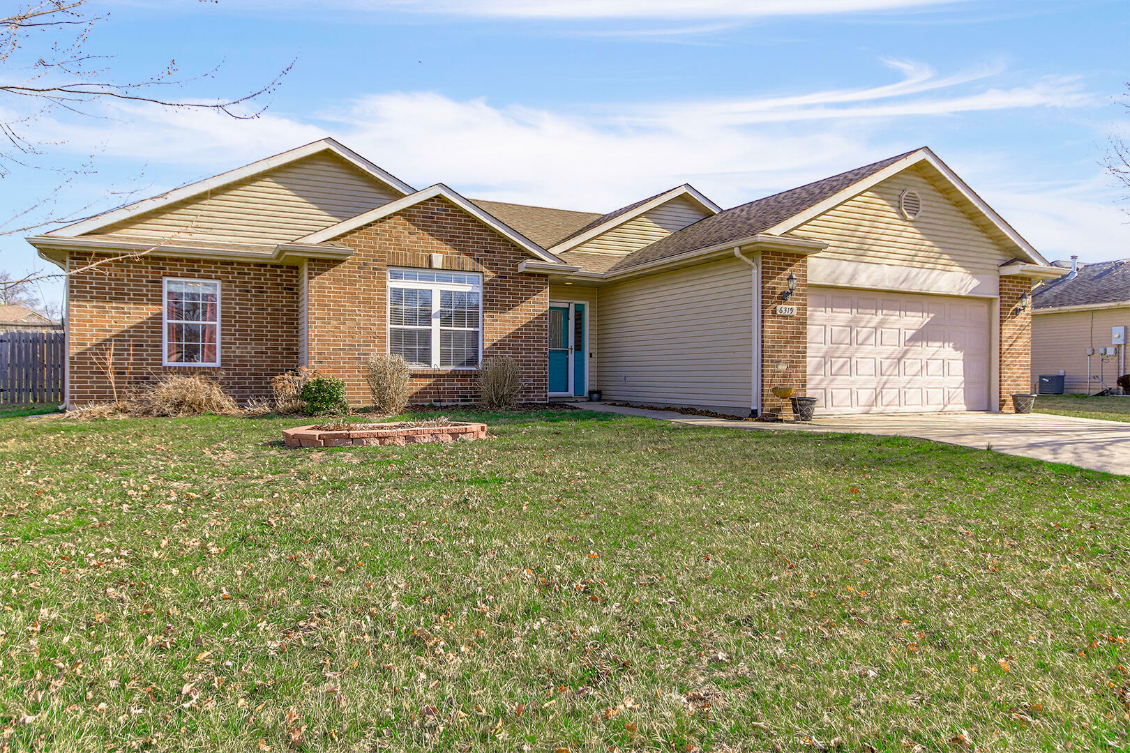 Property Photo: 6319 Brooke Dr MO 65255