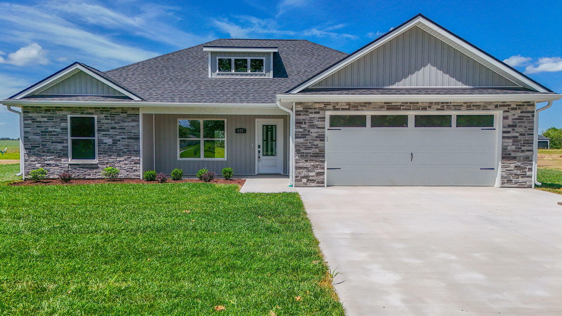 Property Photo: 407 W Francis St MO 65284