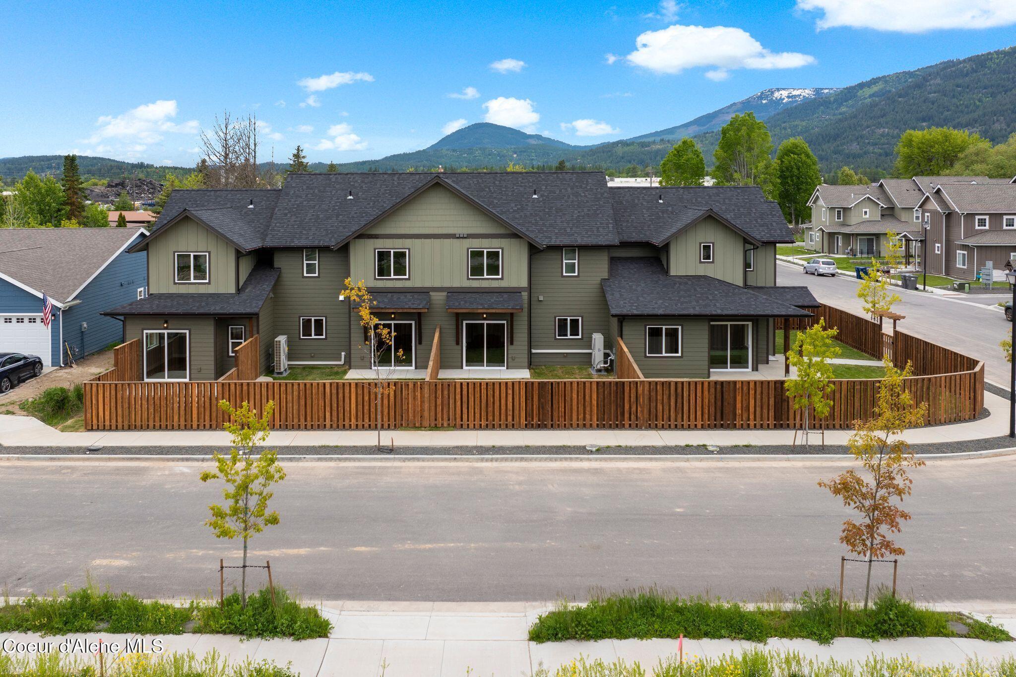 Property Photo:  1670, 1674 1678, 1682 Onyx Ct  ID 83864 