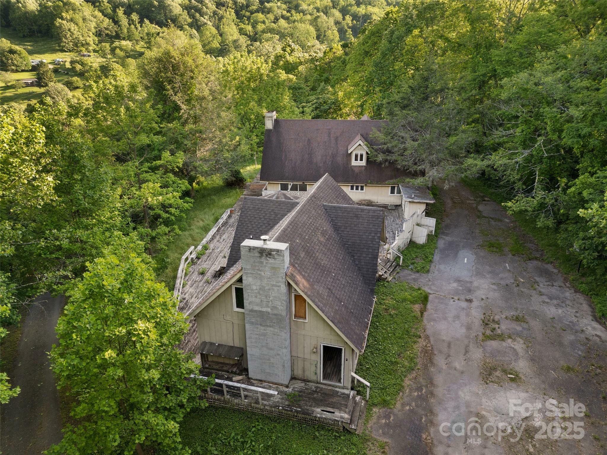 Property Photo: 115 &Amp 119 Timber Creek Drive NC 28786