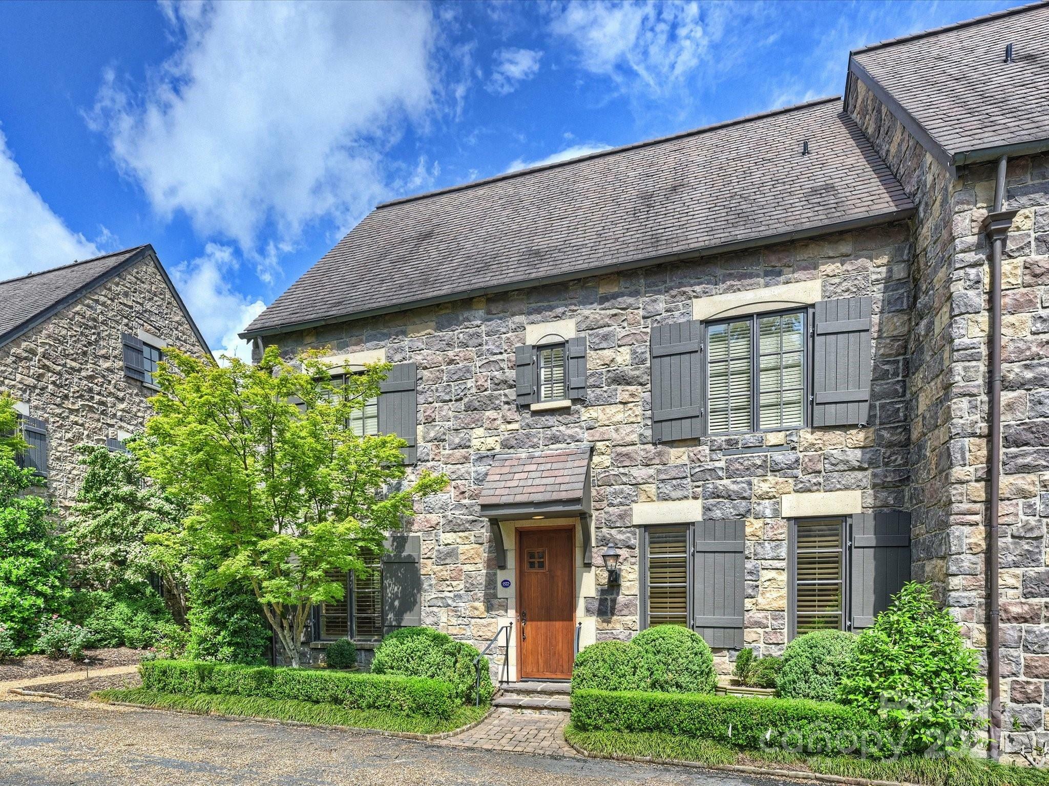 Property Photo: 1522 High Street NC 28211
