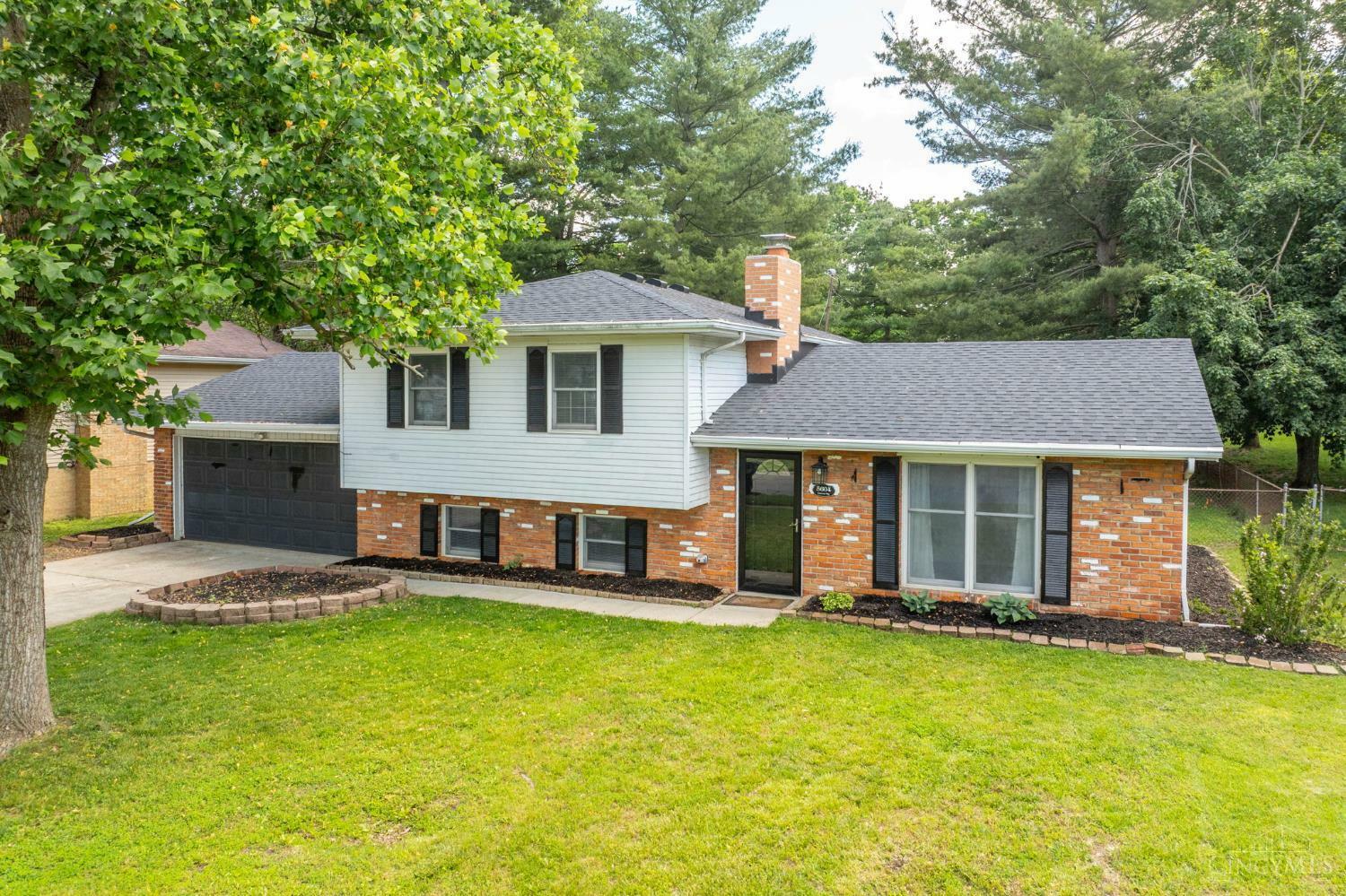 Property Photo: 5604 Chateau Way OH 45014