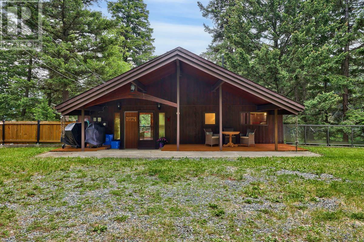 Photo de la propriété:  2556 Golden Horn Road  BC V0E 1Z1 
