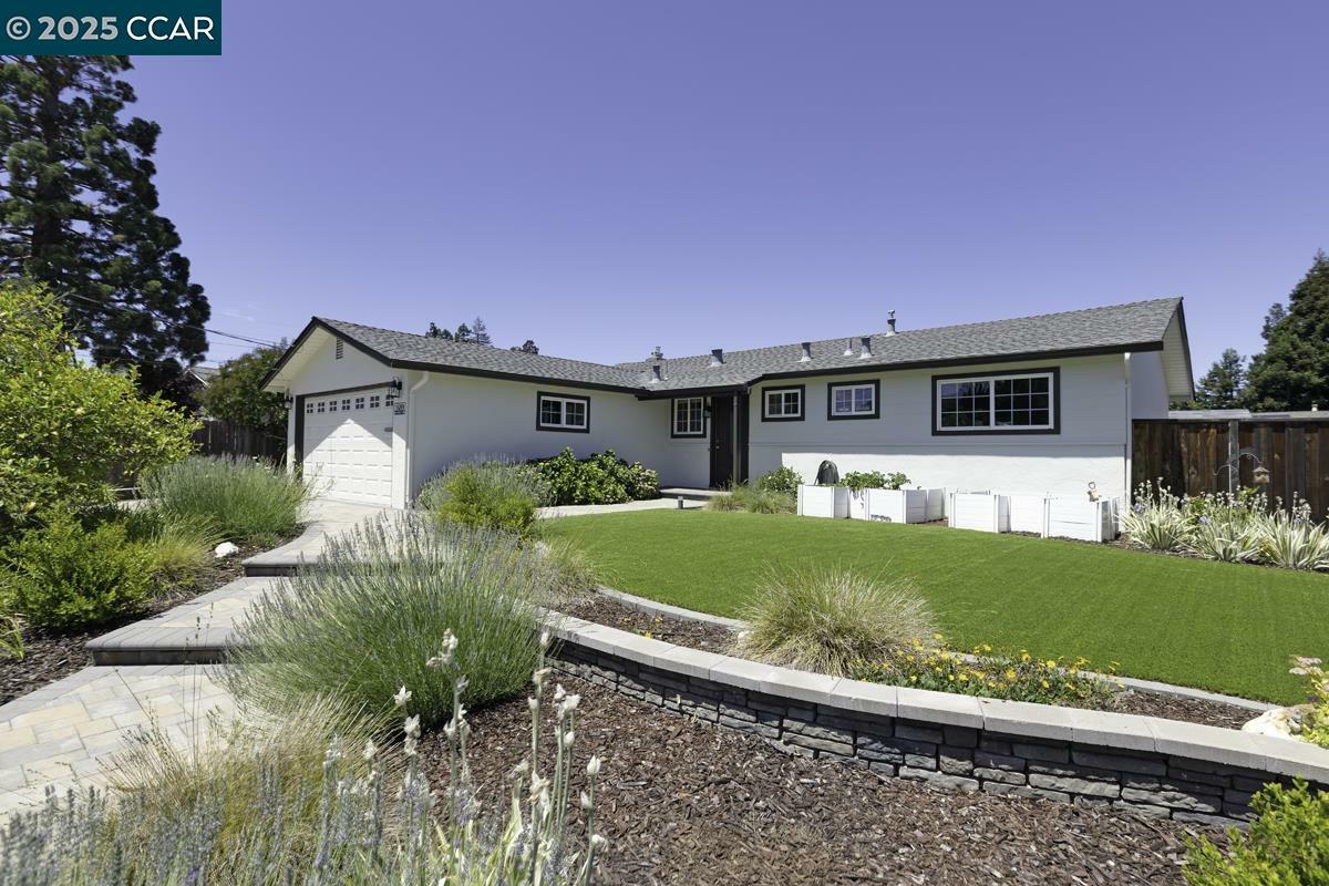 Property Photo: 1689 Joelle Dr CA 94521