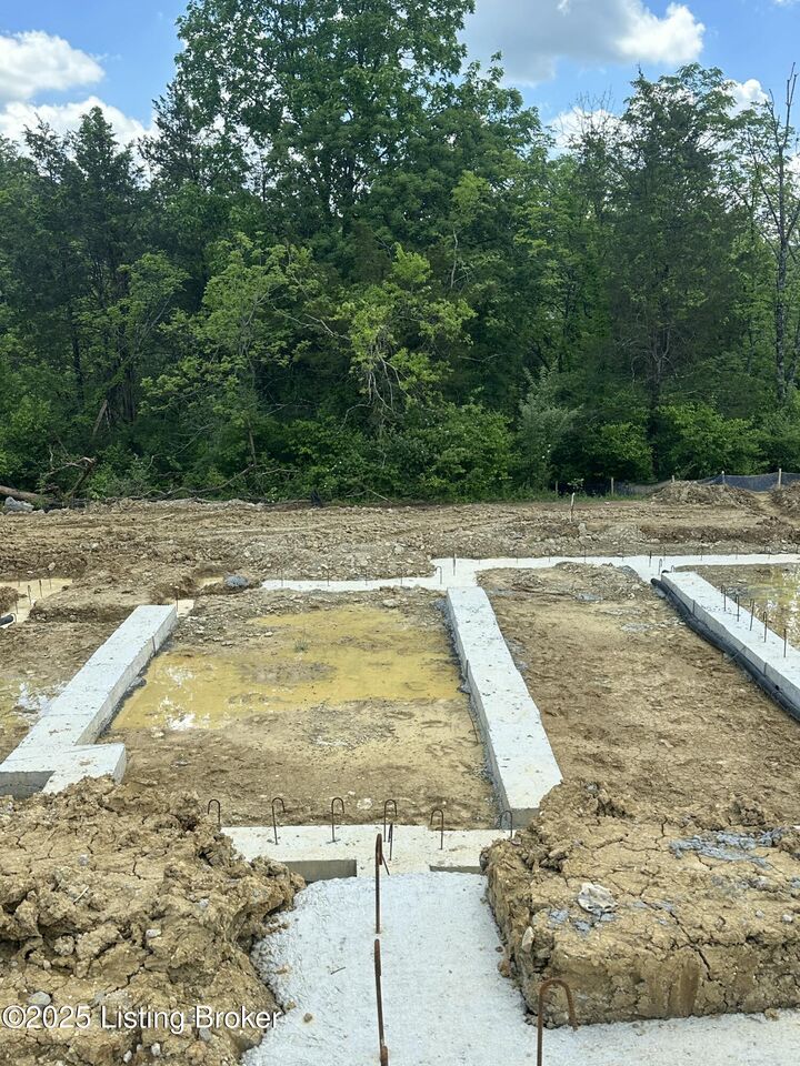 Property Photo:  14642 Reserve Park Pl 2  KY 40245 