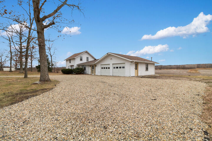 Property Photo: 543 E 1500 IN 46360