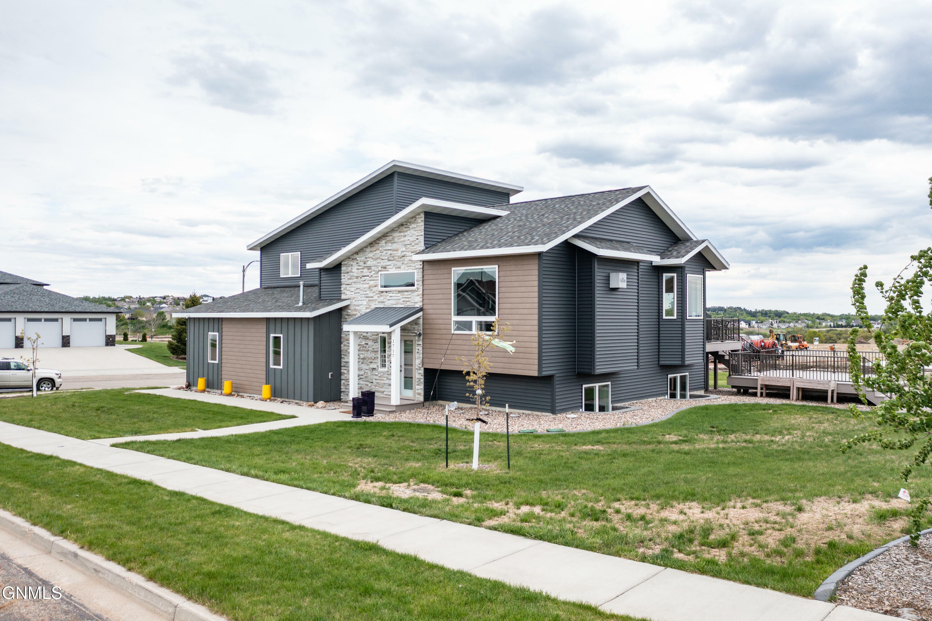1717 Prairie Hawk Drive  Bismarck ND 58503 photo
