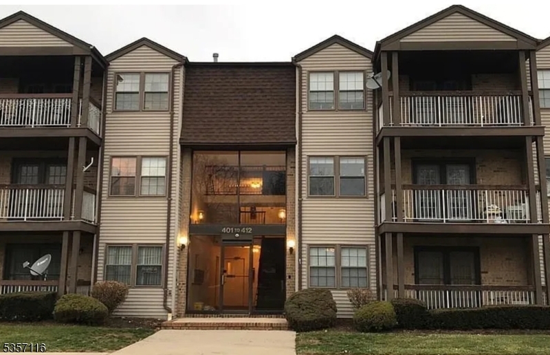 Property Photo: 404 Newport Ct NJ 08863