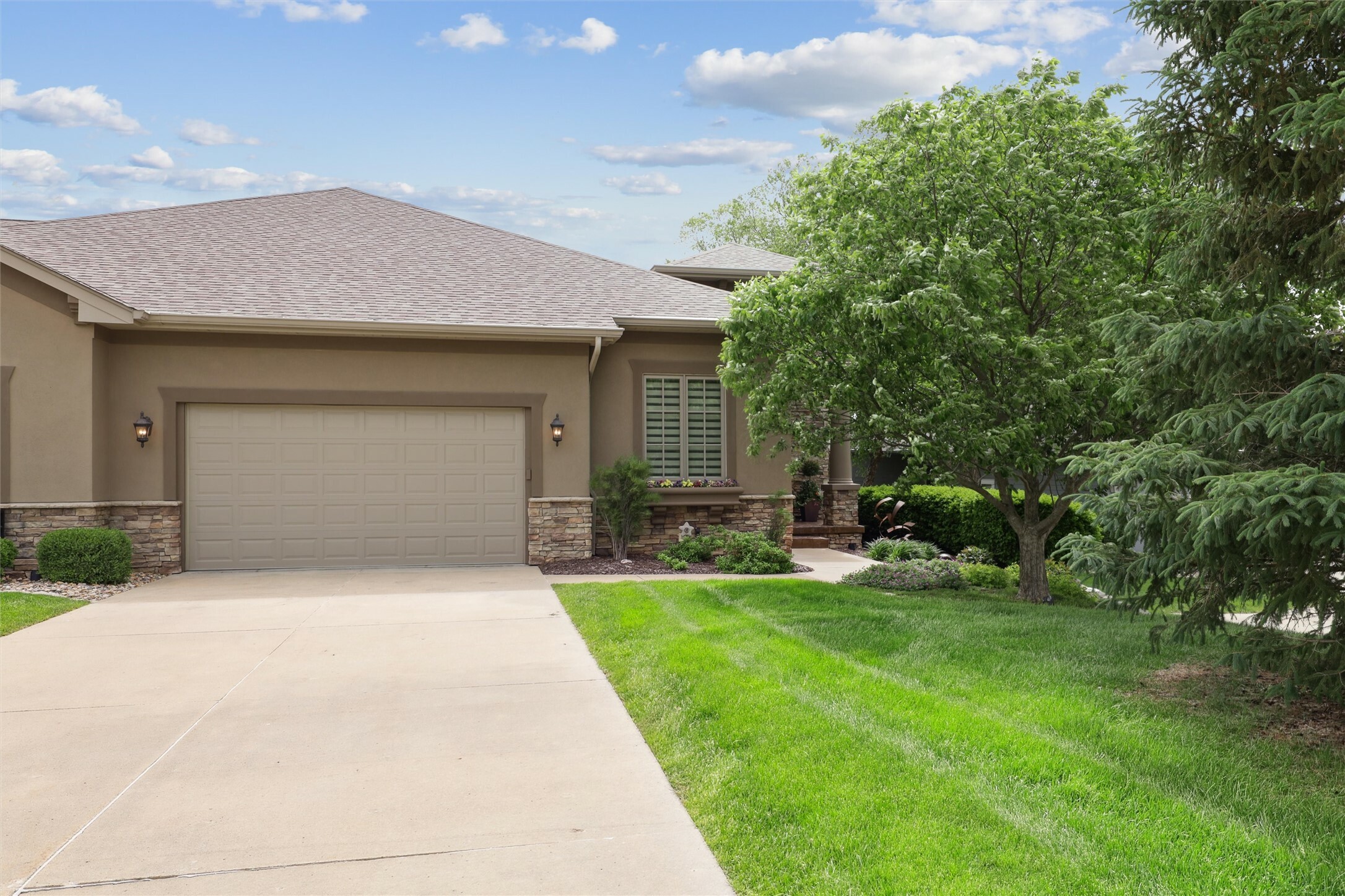 1176 Glen Oaks Drive  West Des Moines IA 50266 photo