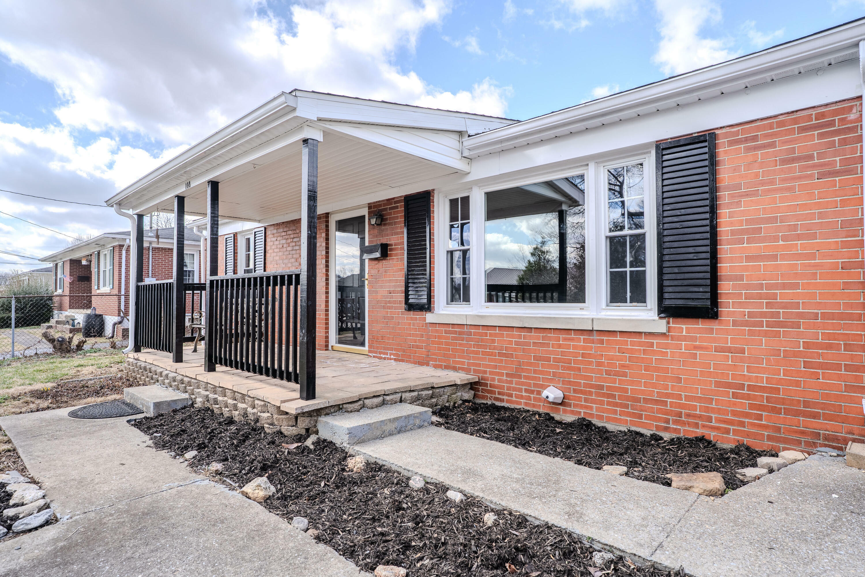 Property Photo: 108 Rancho Court KY 40601