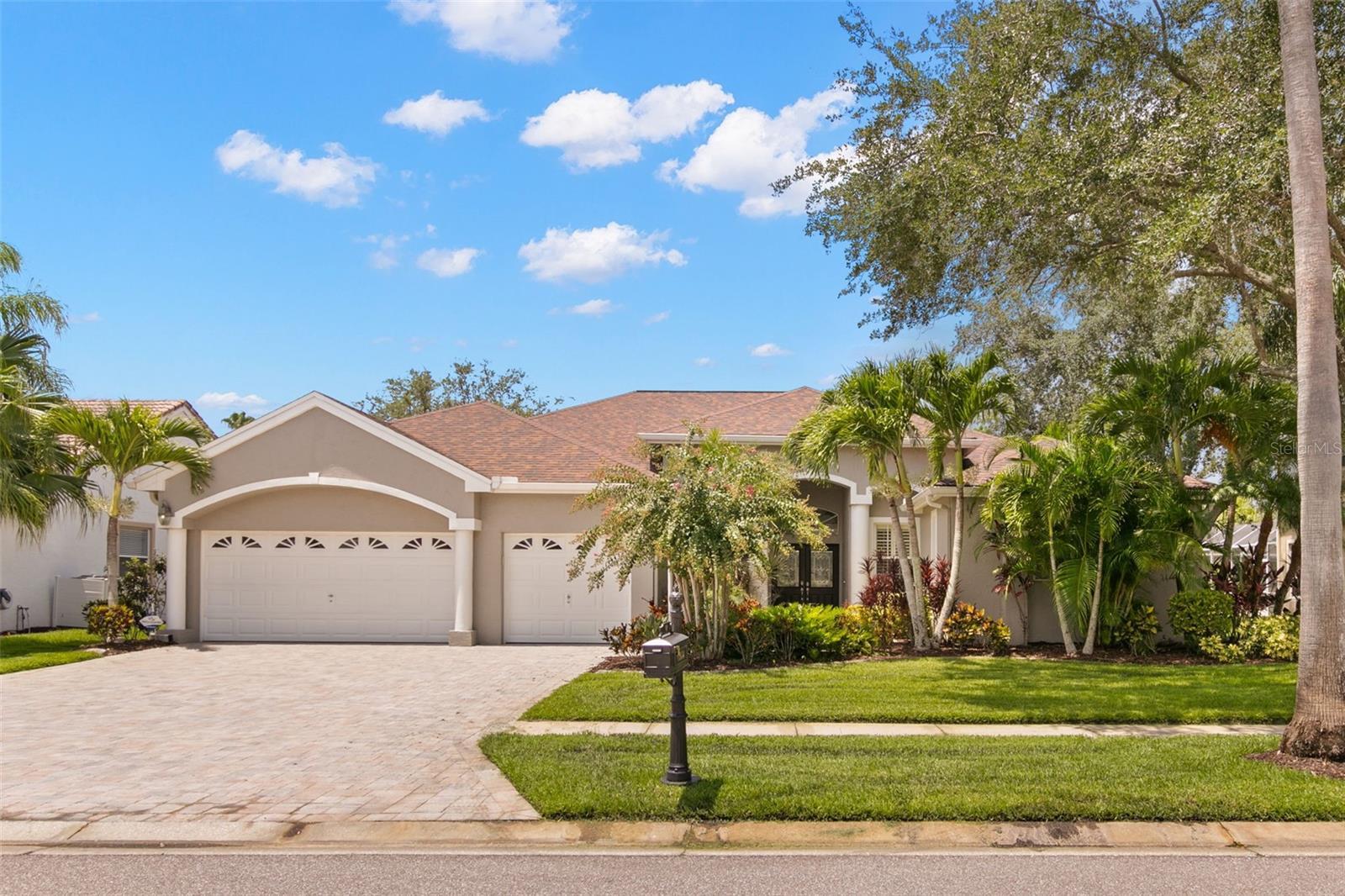 Property Photo: 11934 Wandsworth Drive FL 33626