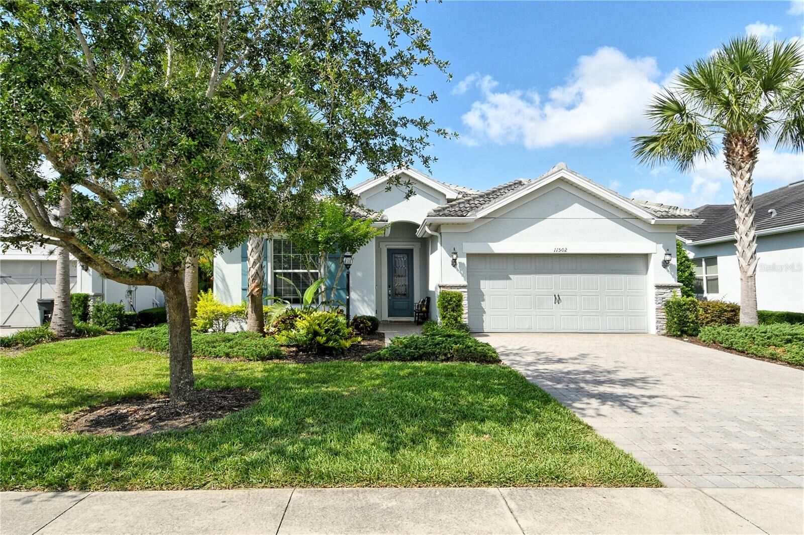 Property Photo: 11502 Golden Bay Place FL 34211