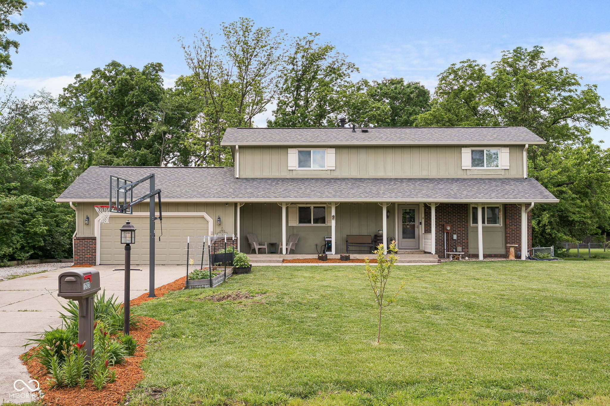 Property Photo: 12920 N Oakhaven Drive IN 46113