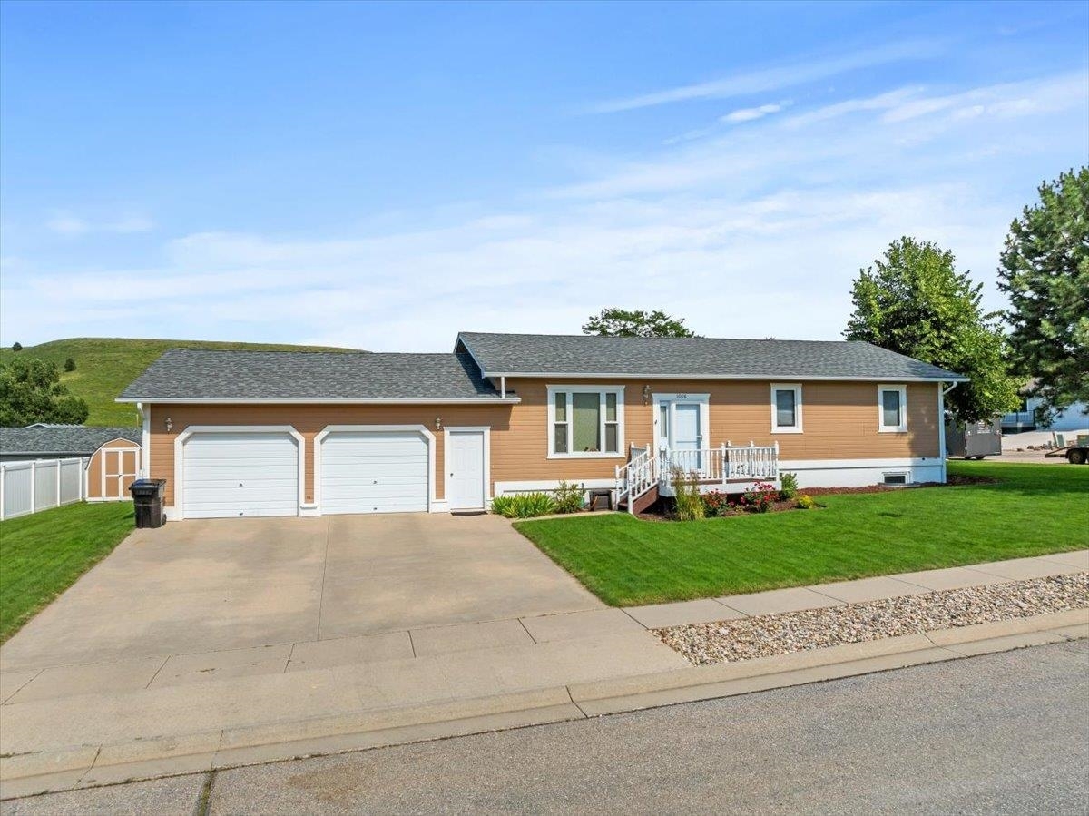 1006 S 33rd Street  Spearfish SD 57783 photo
