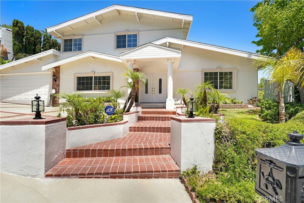 Property Photo: 17043 Empanada Place CA 91436