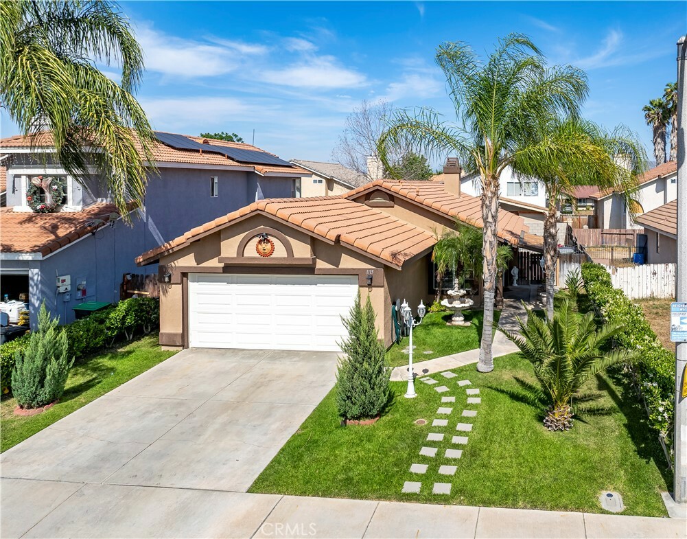 Property Photo: 1115 White Tip Lane CA 92571