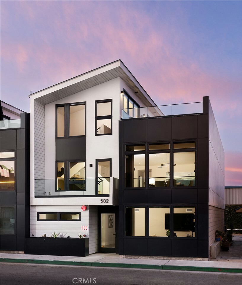 502 W Balboa Boulevard  Newport Beach CA 92661 photo