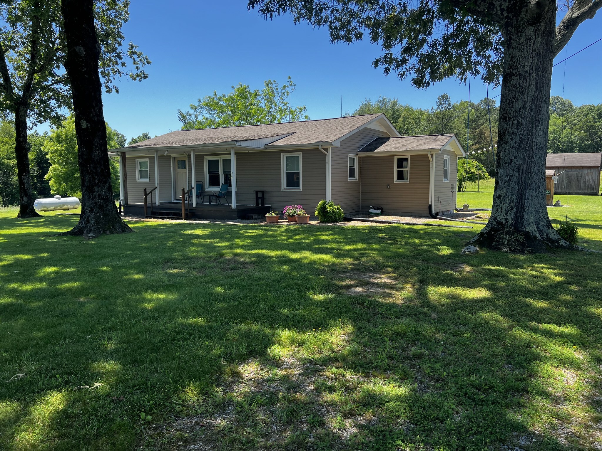 Property Photo: 361 Denson Rd TN 38464