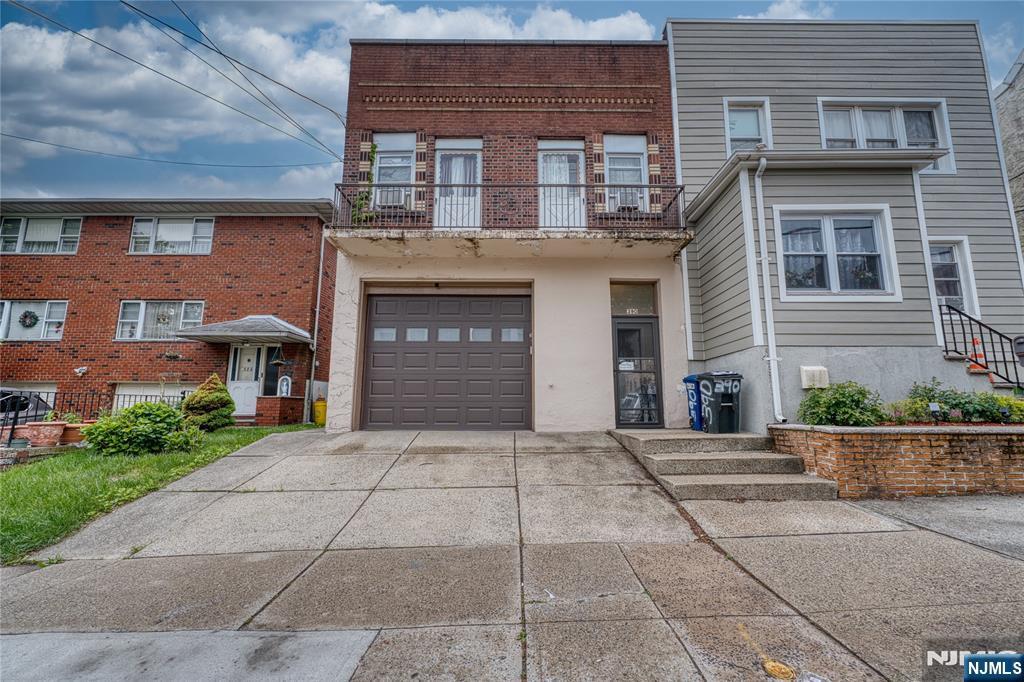 Property Photo:  390 Delano Place  NJ 07022 