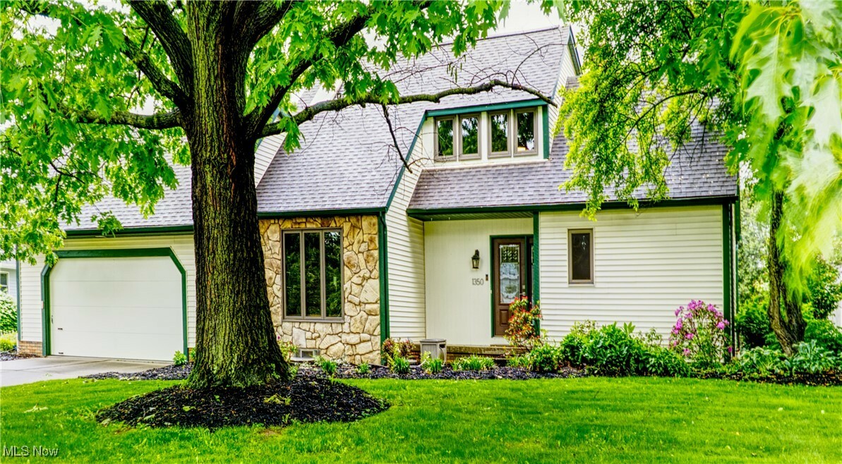 Property Photo: 1350 Farrell Street SE OH 44720