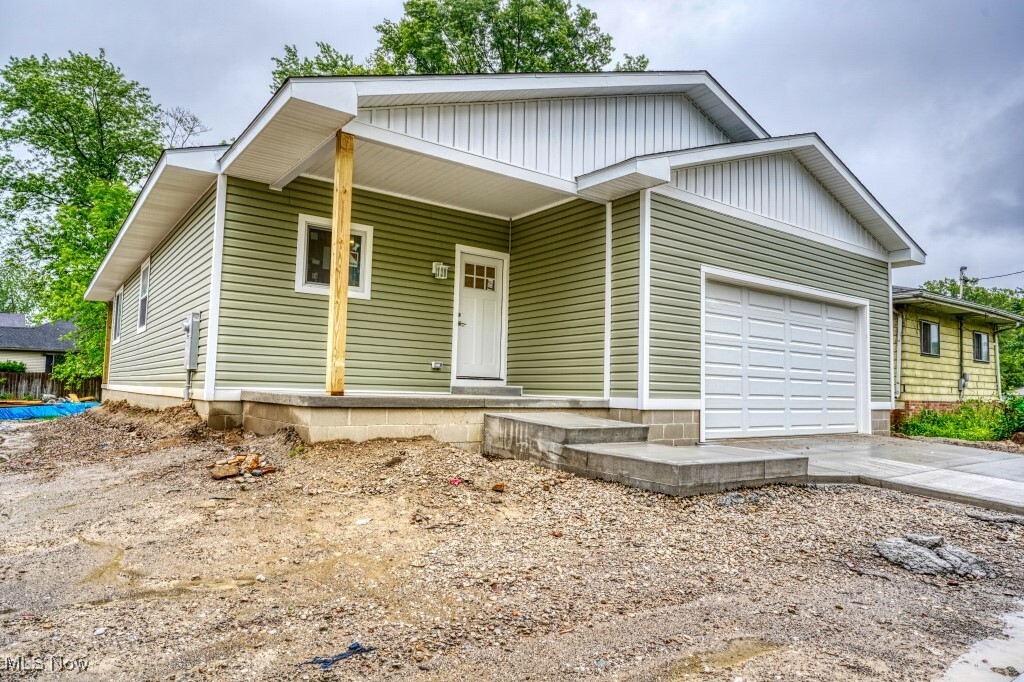 461 S Van Buren Avenue  Barberton OH 44203 photo