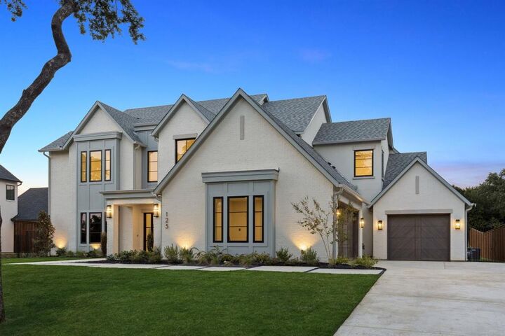 Property Photo:  125 Park Avenue  TX 76248 