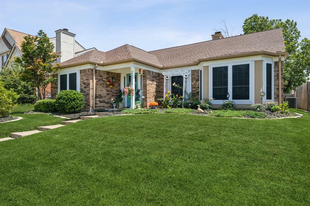 Property Photo: 1492 Summers Drive TX 75104