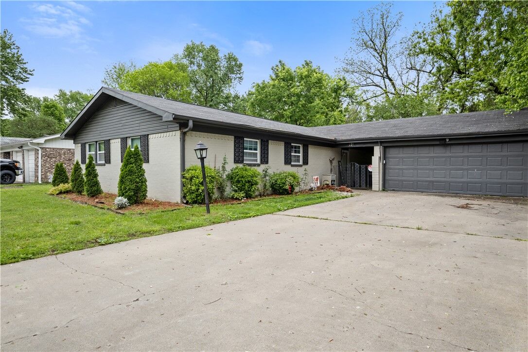 Property Photo:  309 Sanders Avenue  AR 72764 