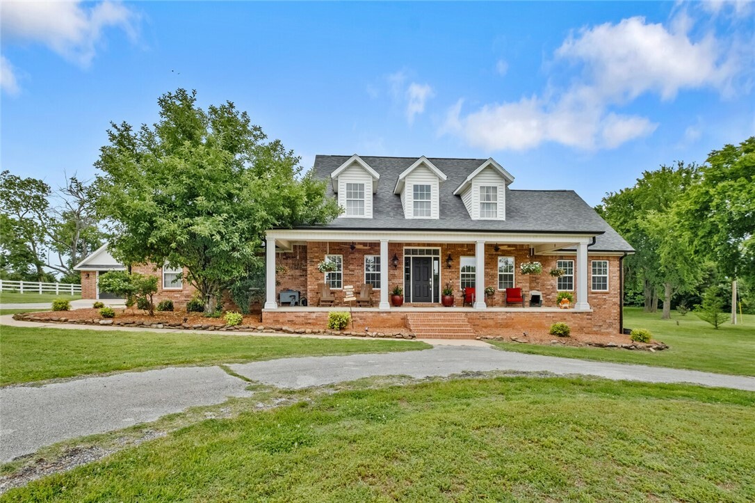 Property Photo: 4587 Garrett Road AR 72758
