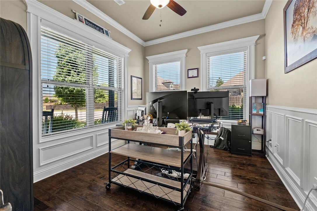 Property Photo: 6401 S 47th Street AR 72758