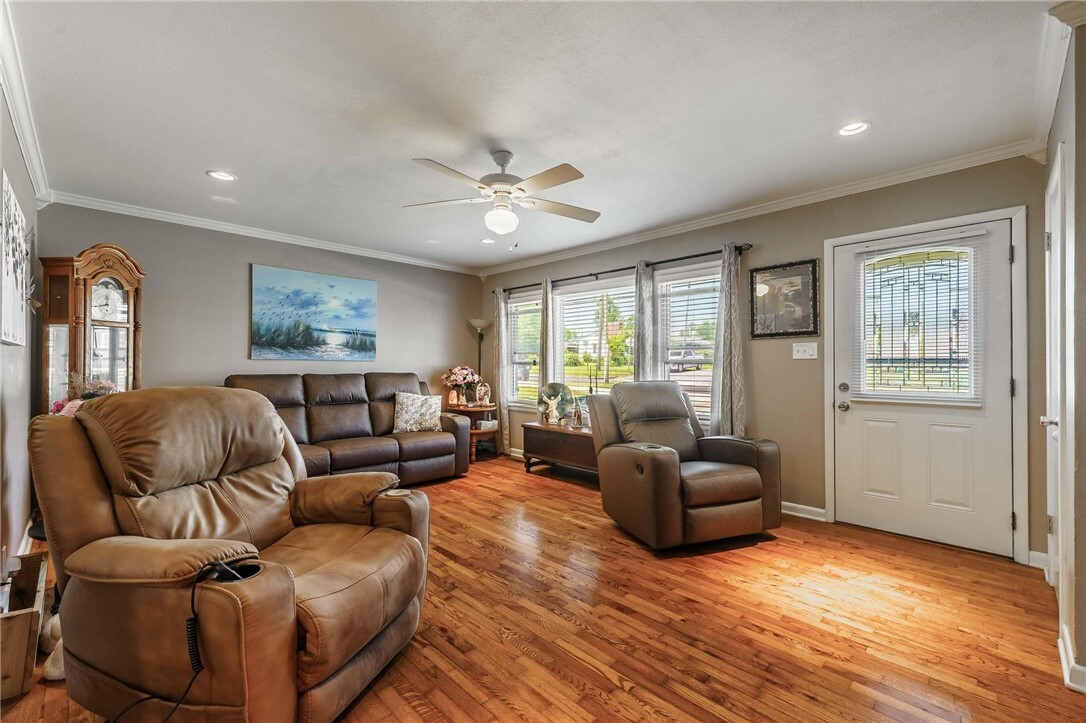 Property Photo: 521 S 13th Street AR 72758