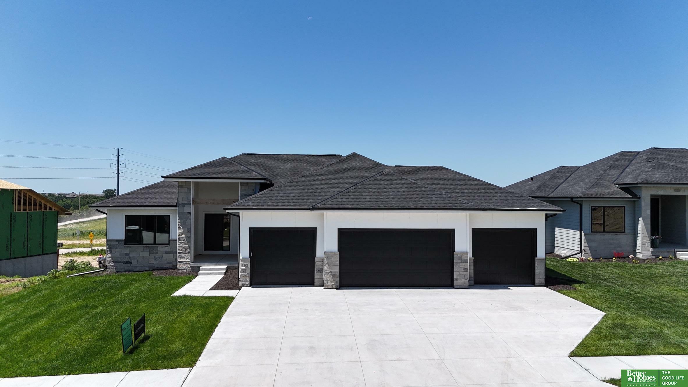 Property Photo: 5408 N 196th Avenue NE 68022
