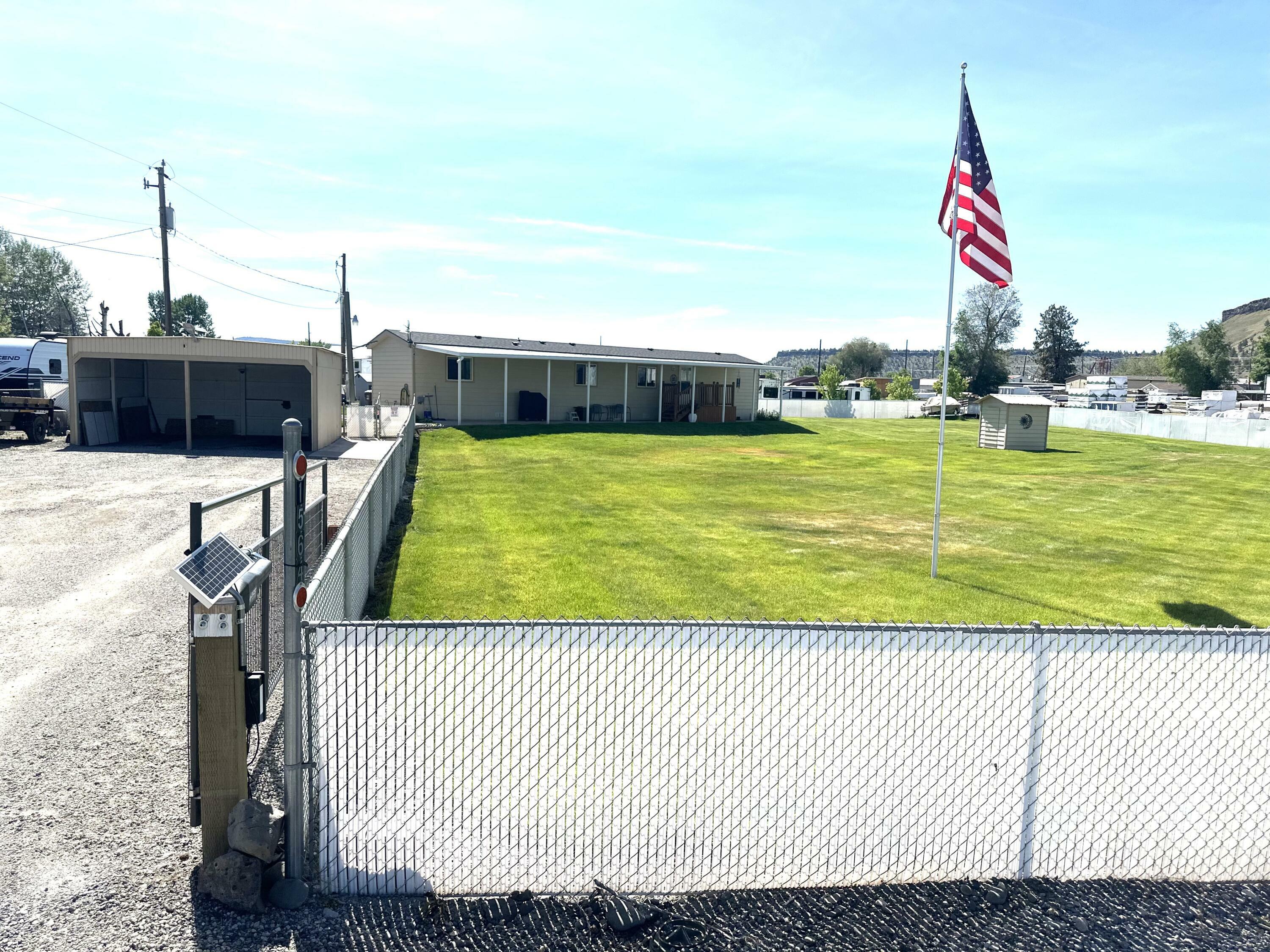 Property Photo: 1564 NW Studebaker Drive OR 97754