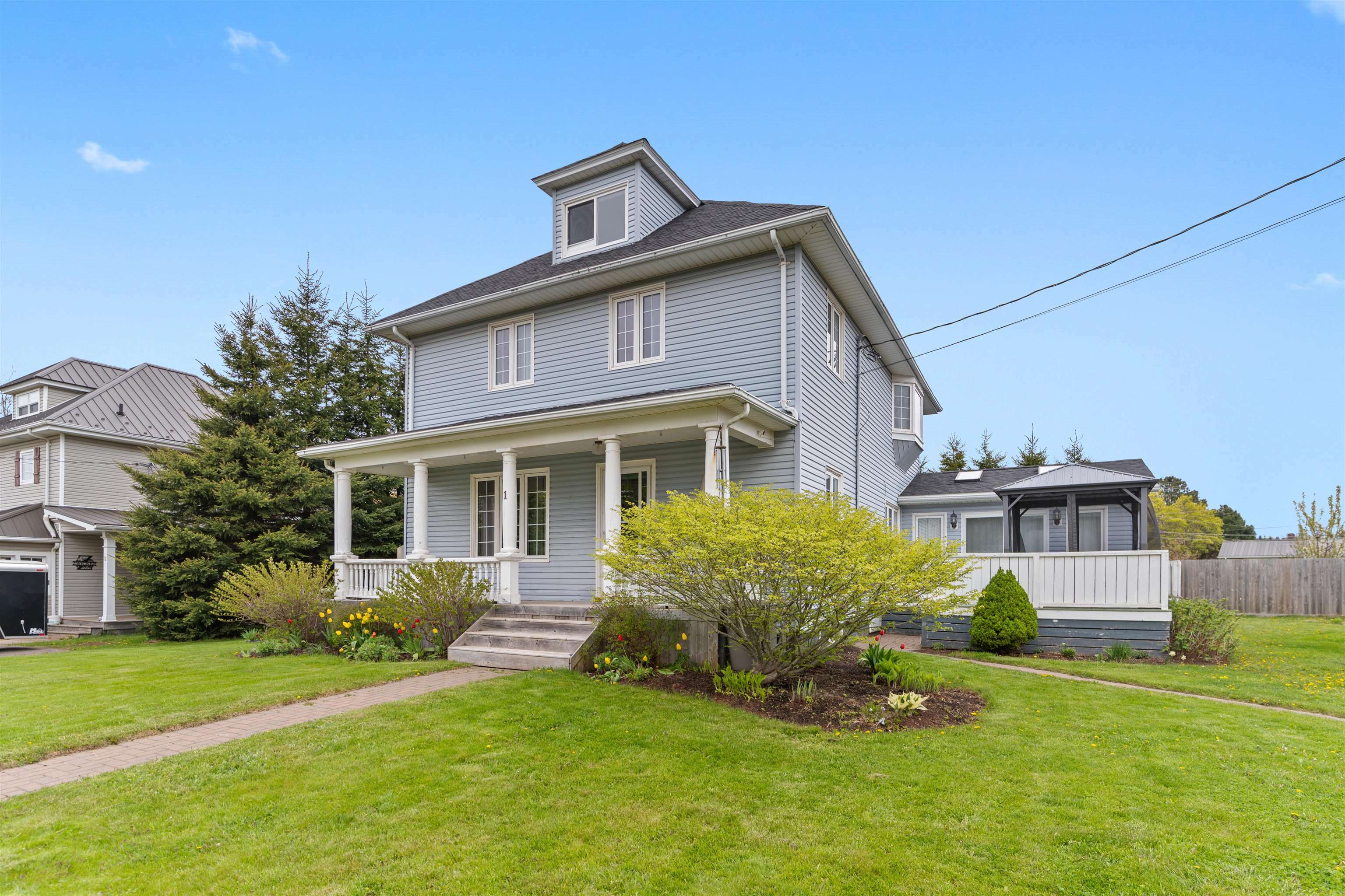 Property Photo: 1 Chestnut Street PE C0B 1M0