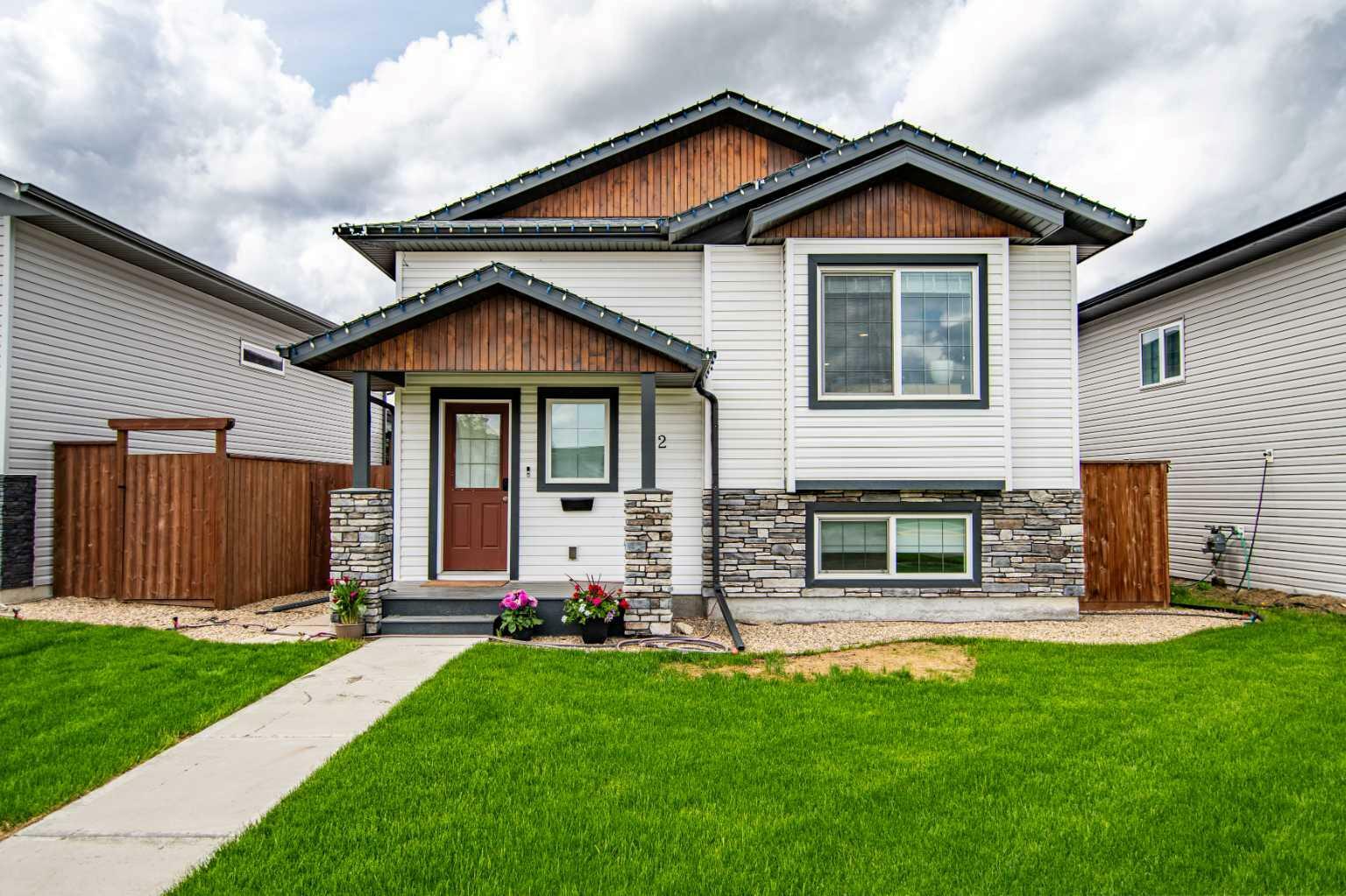 62 Aurora Heights Boulevard  Blackfalds AB T4M 0M6 photo