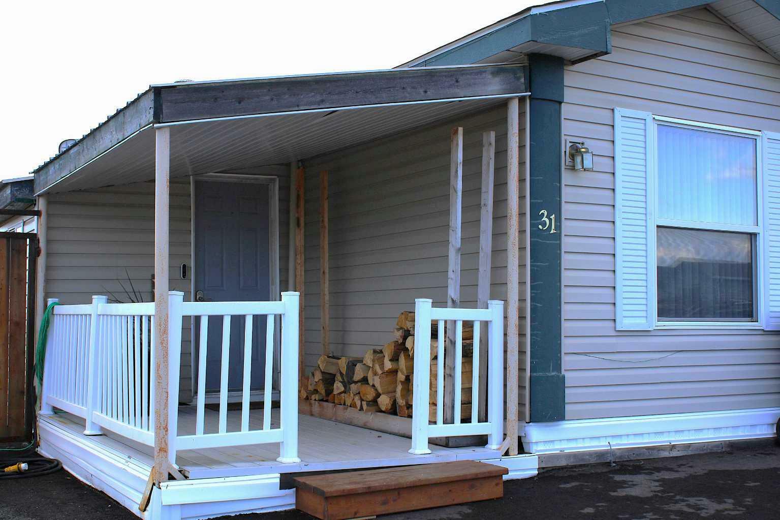 Property Photo: 31 Noblefern Way AB T0M 1X0
