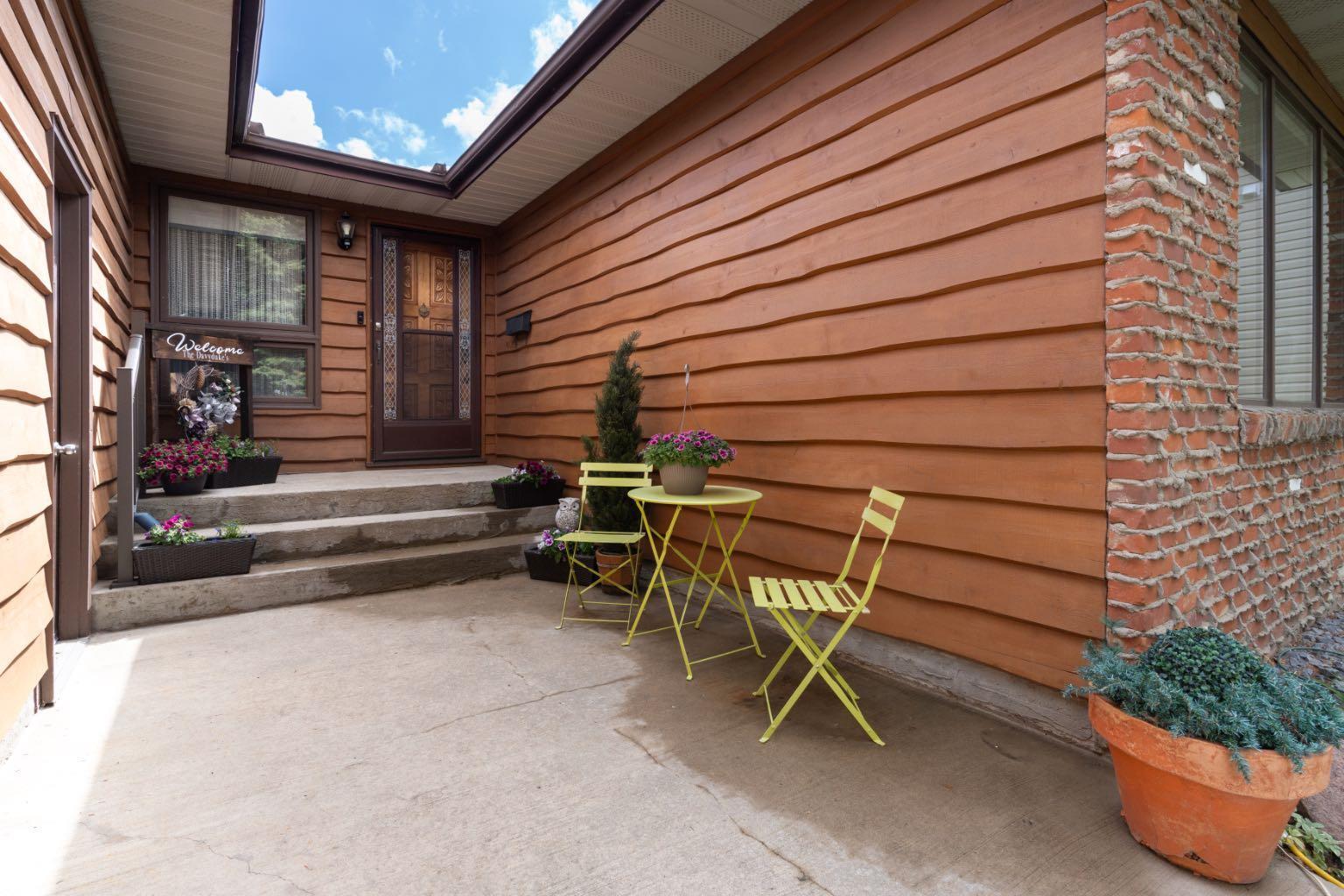 Property Photo:  4305 74 Street  AB T4V 3V3 
