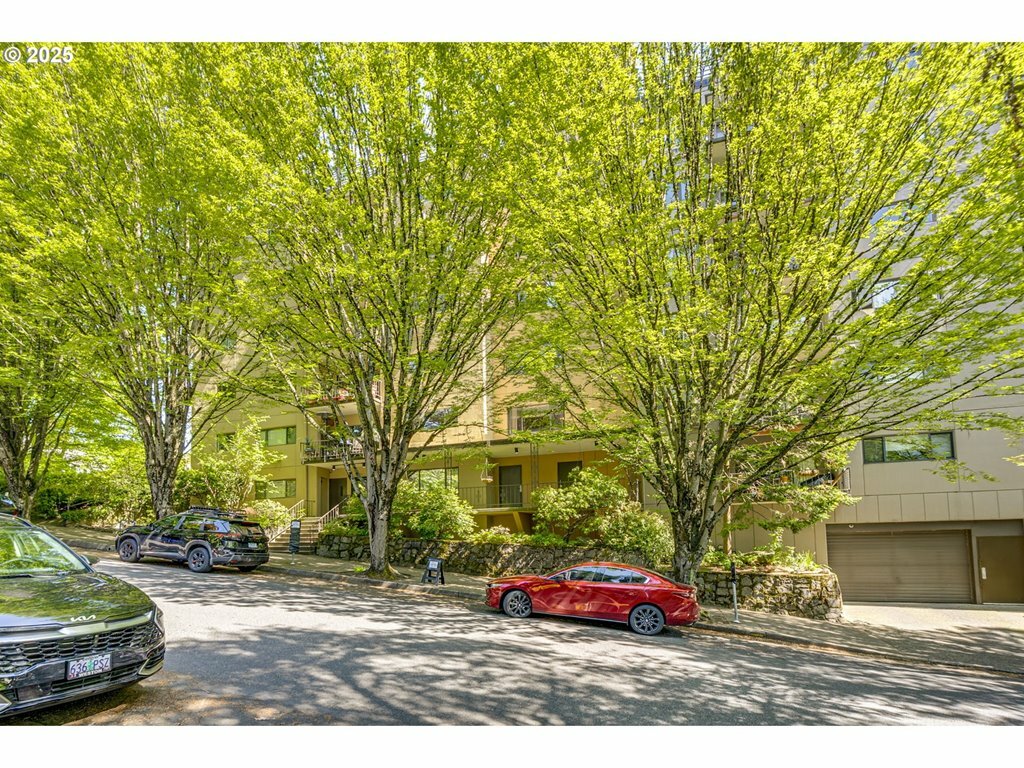 2021 SW Main St 66  Portland OR 97205 photo