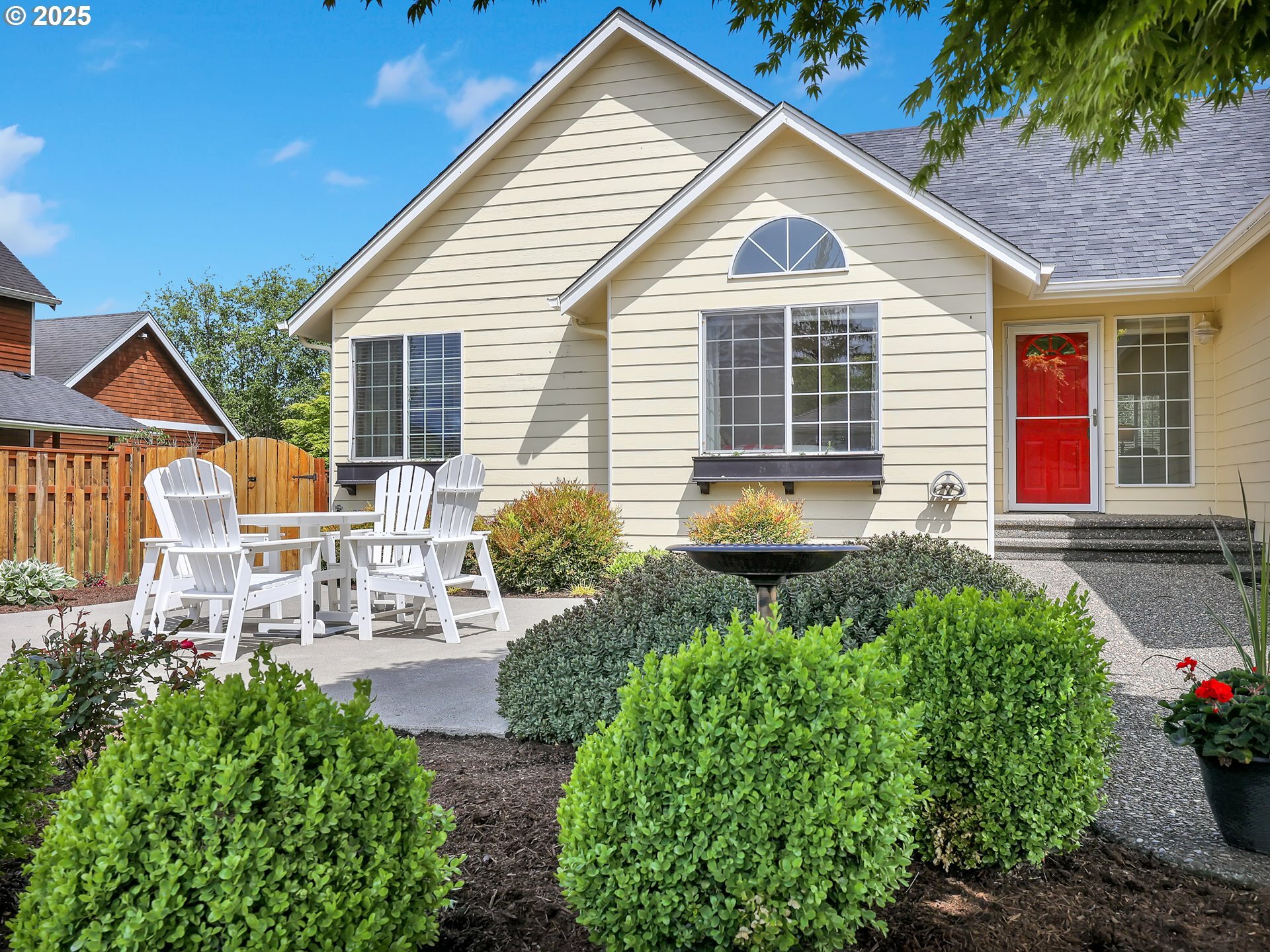 Property Photo:  1689 Huckleberry Dr  OR 97138 