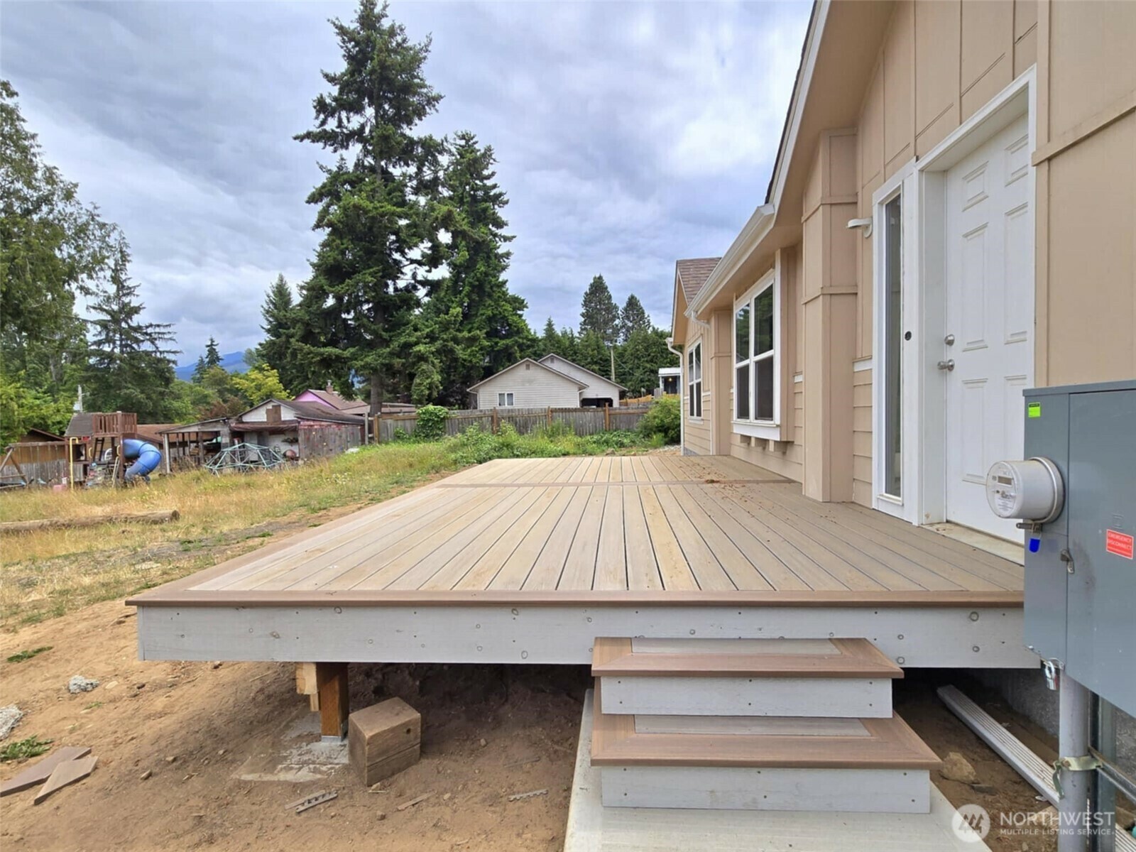 Property Photo: 1138 W Lauridsen Blvd WA 98363