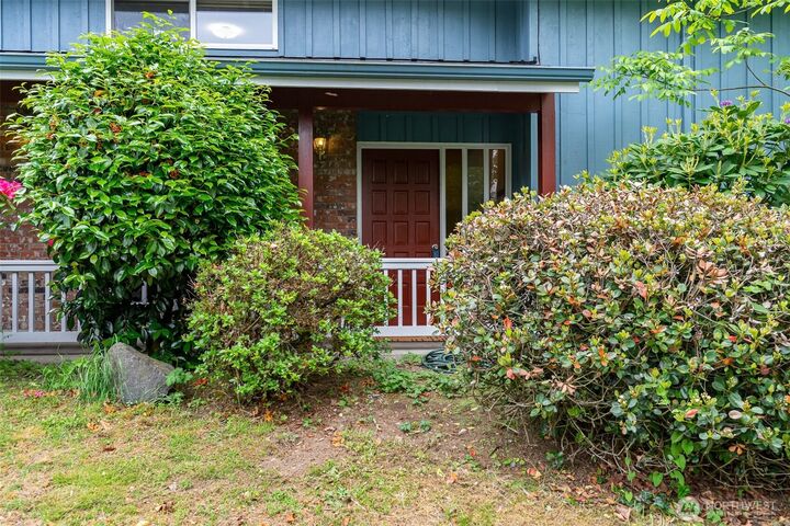 Property Photo: 13709 SE 23rd Street WA 98005