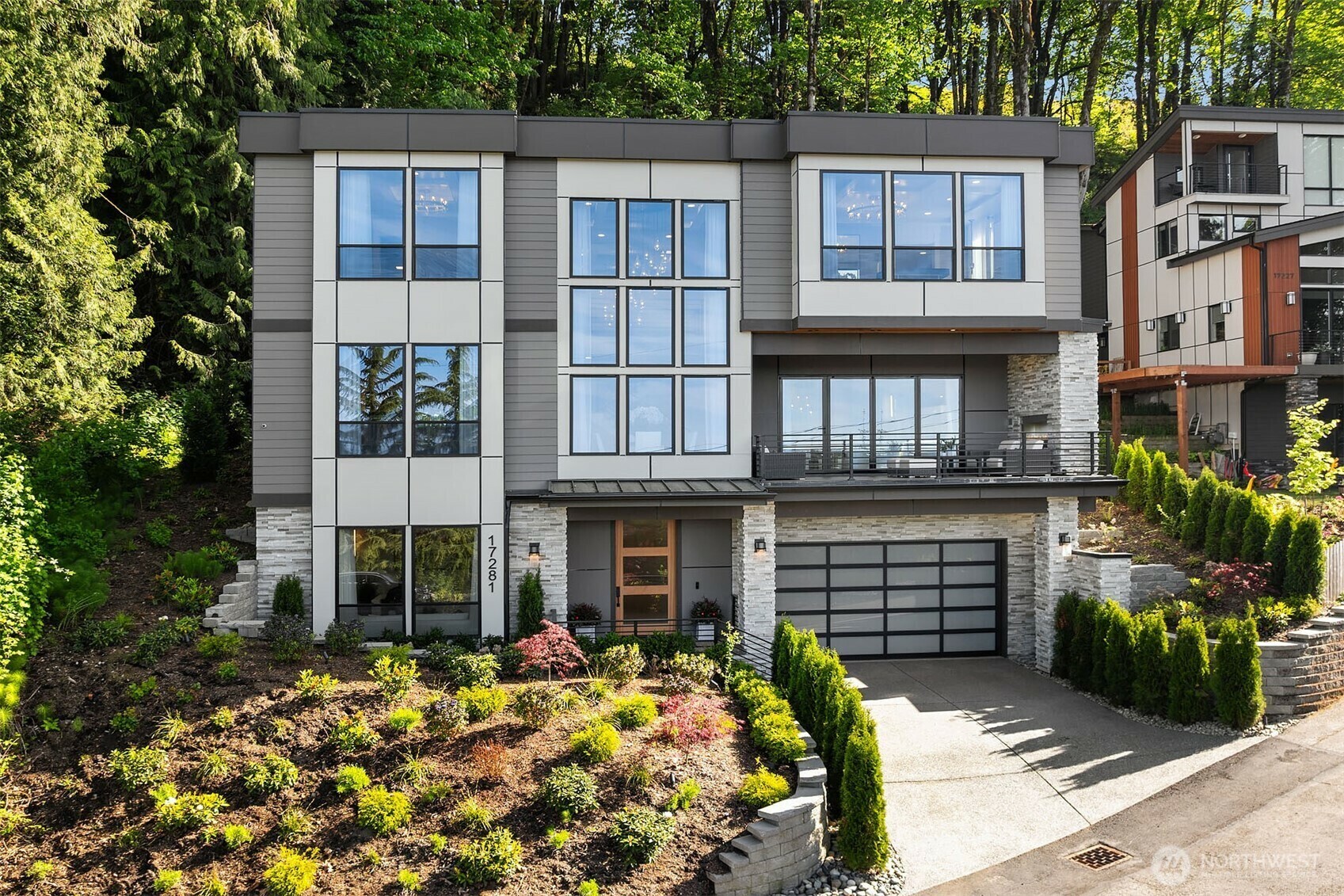 Property Photo: 17281 SE 43rd Street WA 98006
