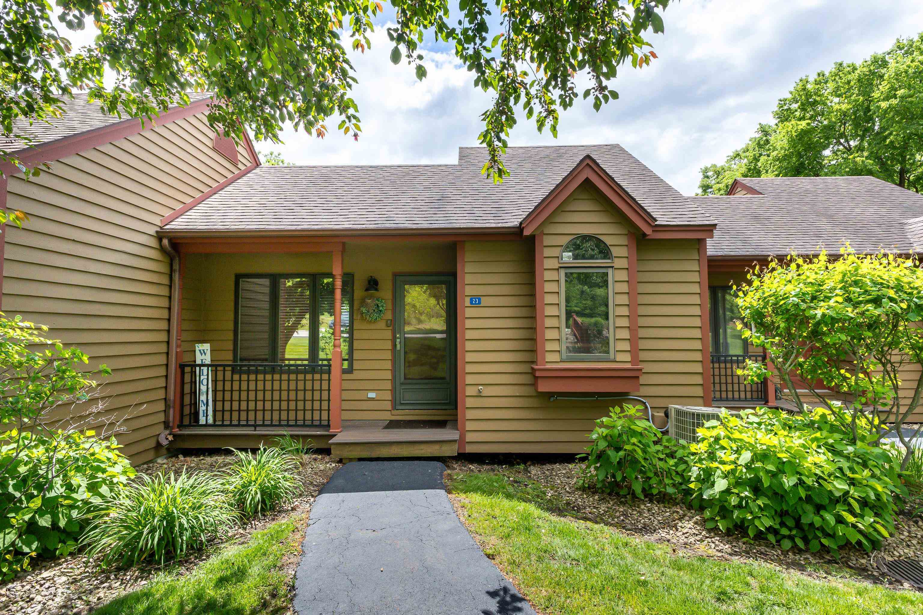 Property Photo: 23 Oak Glen Drive IL 61036