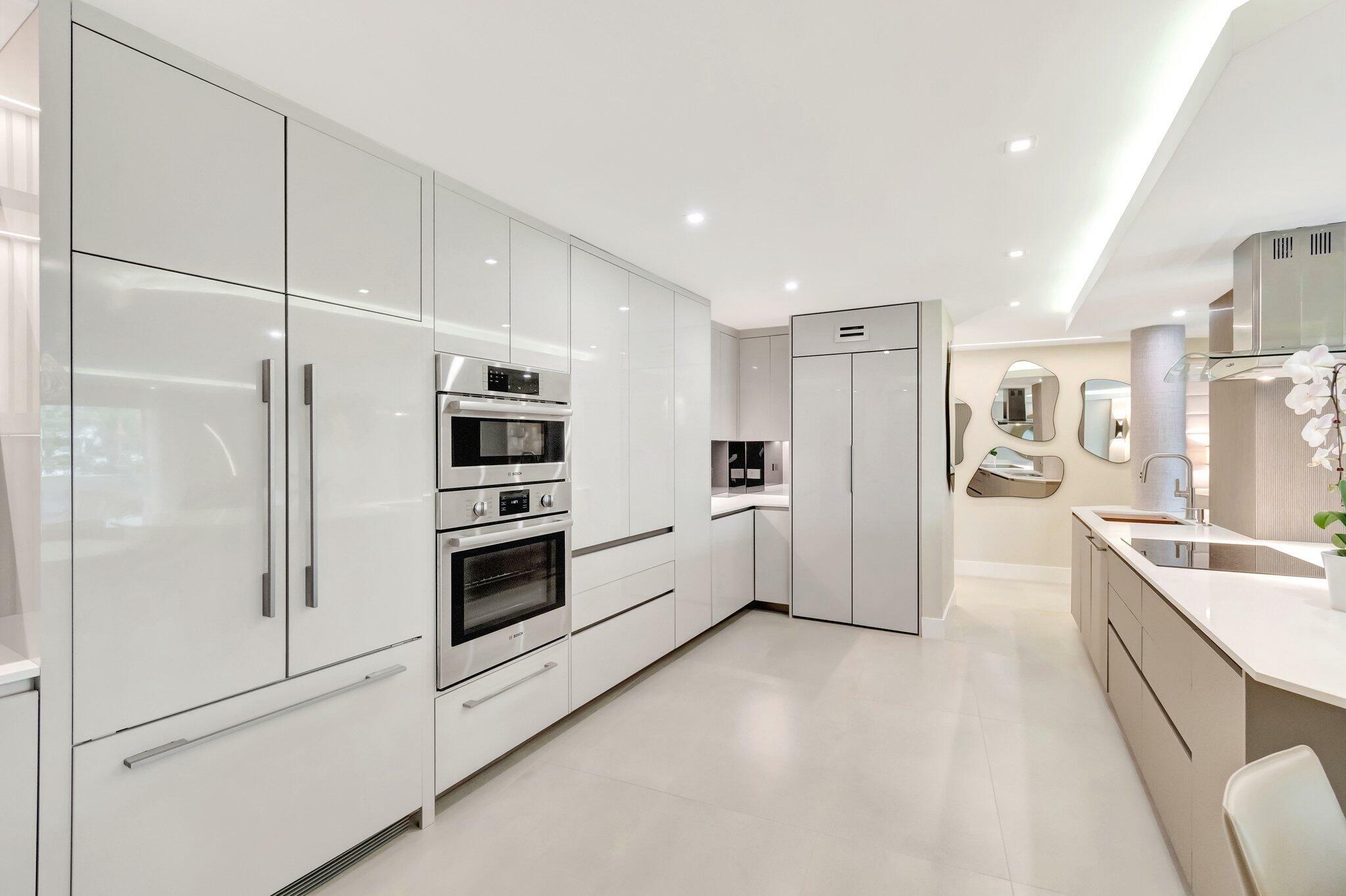Property Photo:  875 E Camino Real 2G  FL 33432 
